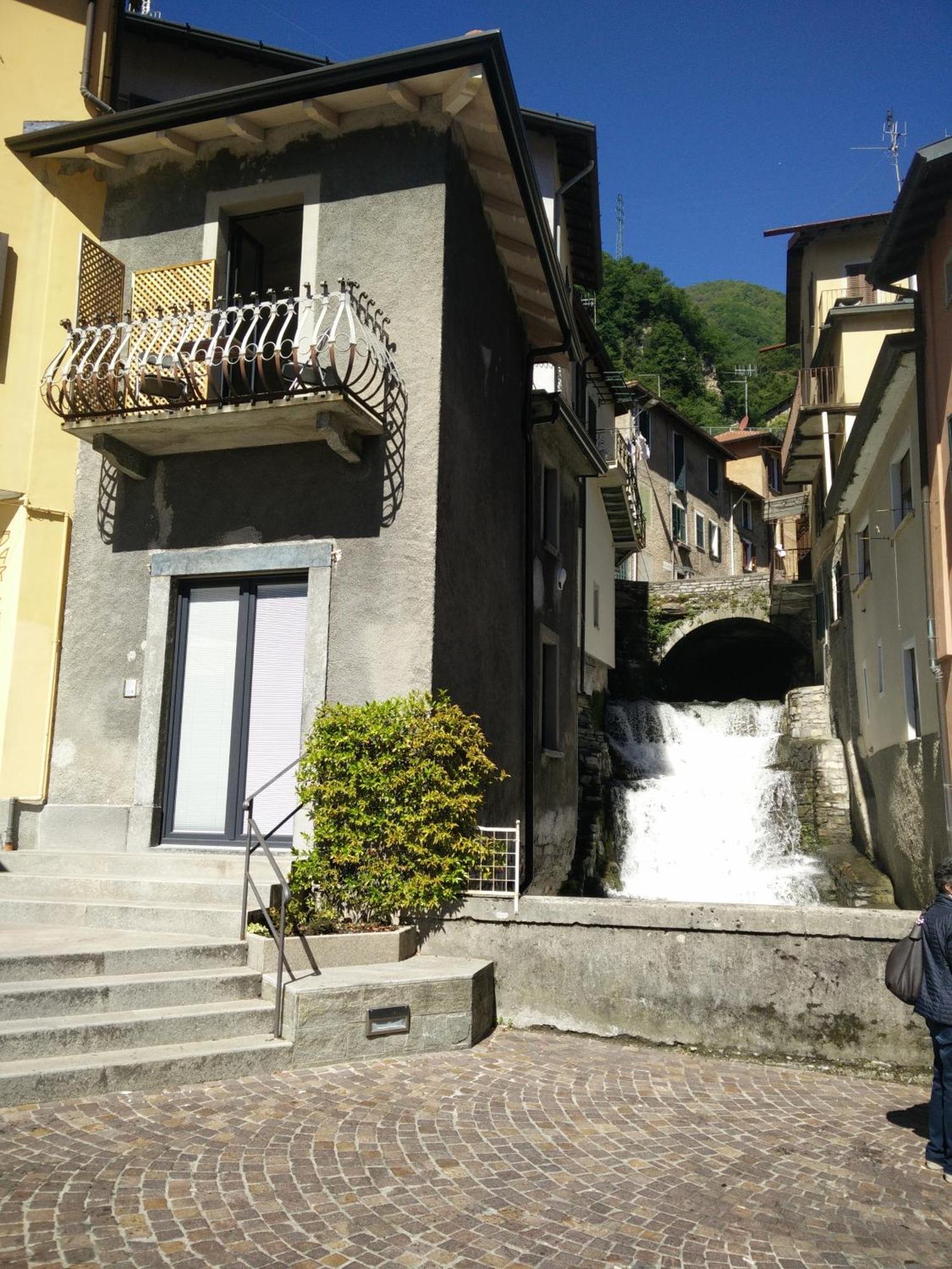 Larian Chalet Moltrasio Exterior foto
